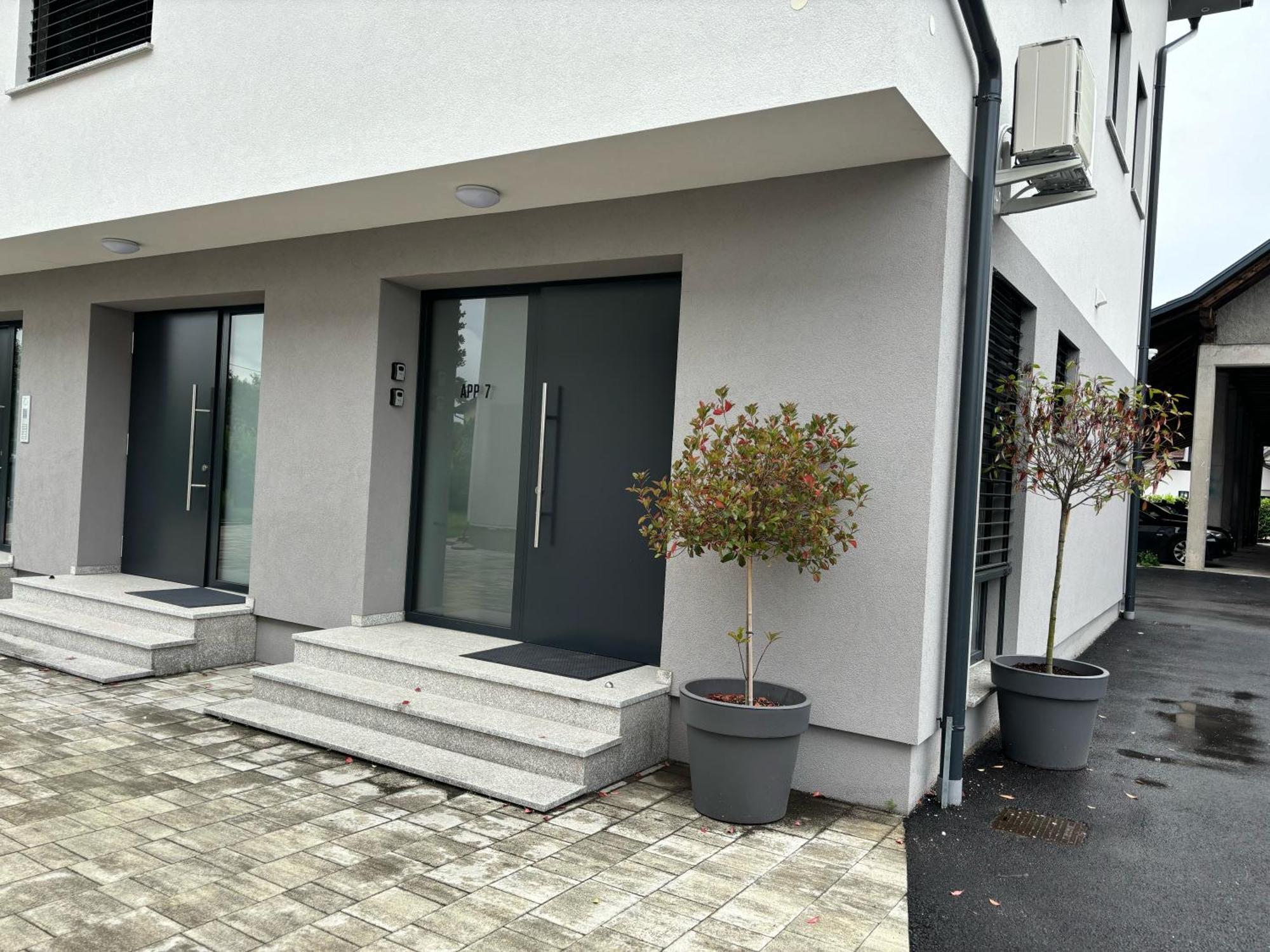 Apartmaji Cepon リュブリャナ エクステリア 写真